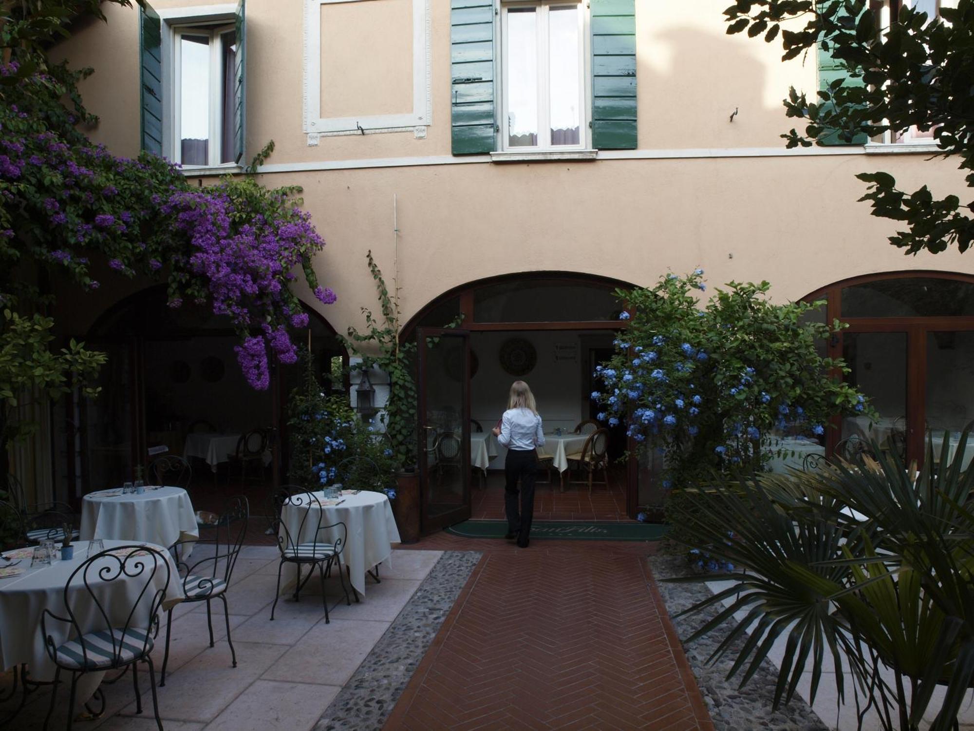 Hotel San Filis San Felice del Benaco Exterior foto