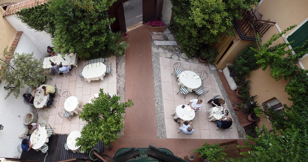 Hotel San Filis San Felice del Benaco Exterior foto
